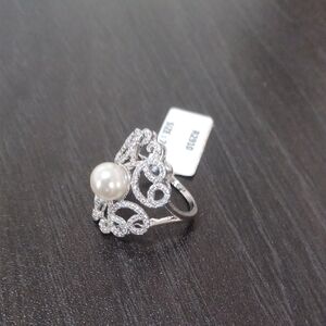 Size 7 - Elegant Silver Faux Pearl Ring